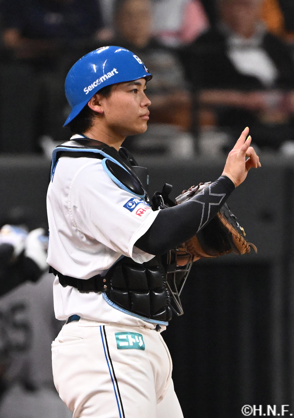 5回表、守備につく田宮選手