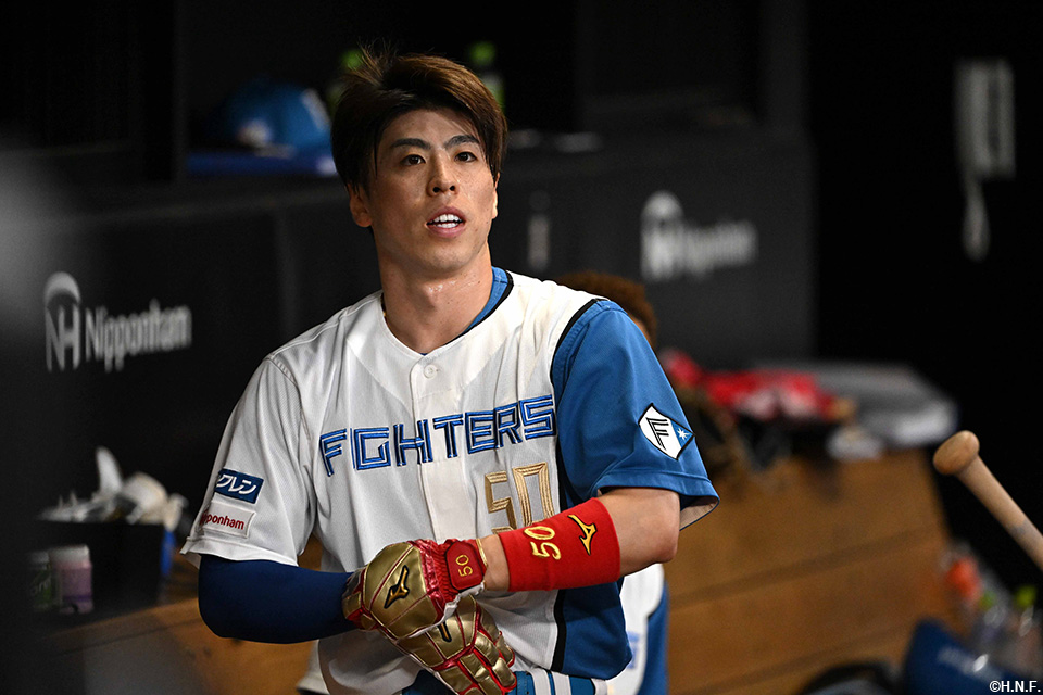 3回裏、生還した五十幡選手