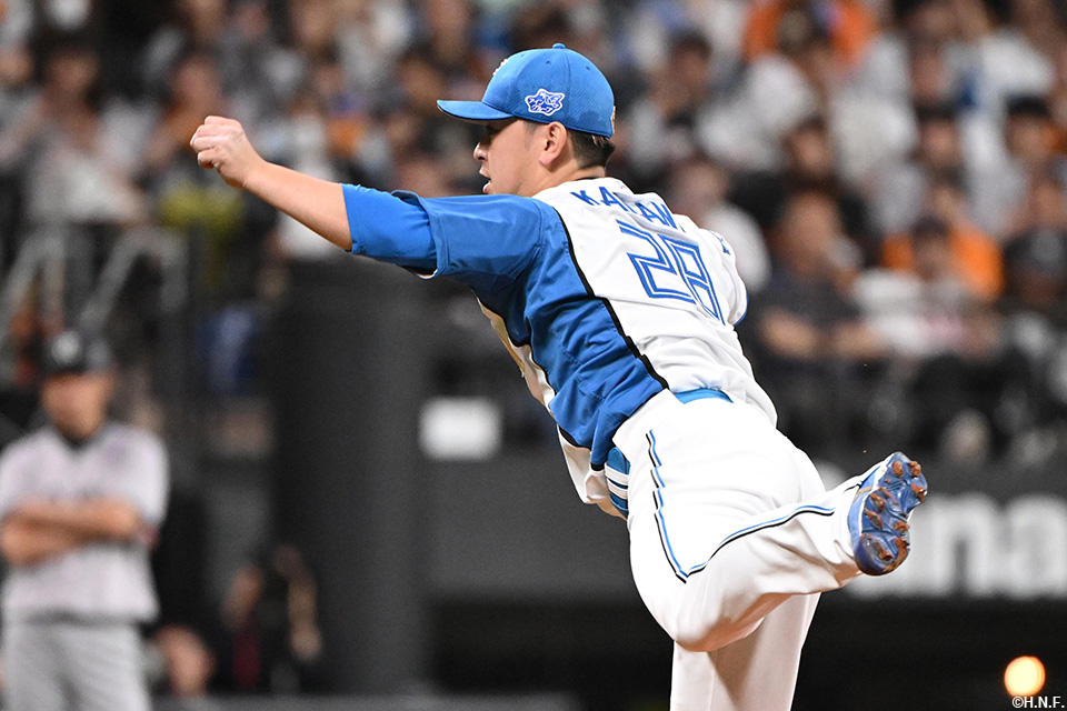 8回、三番手の河野投手