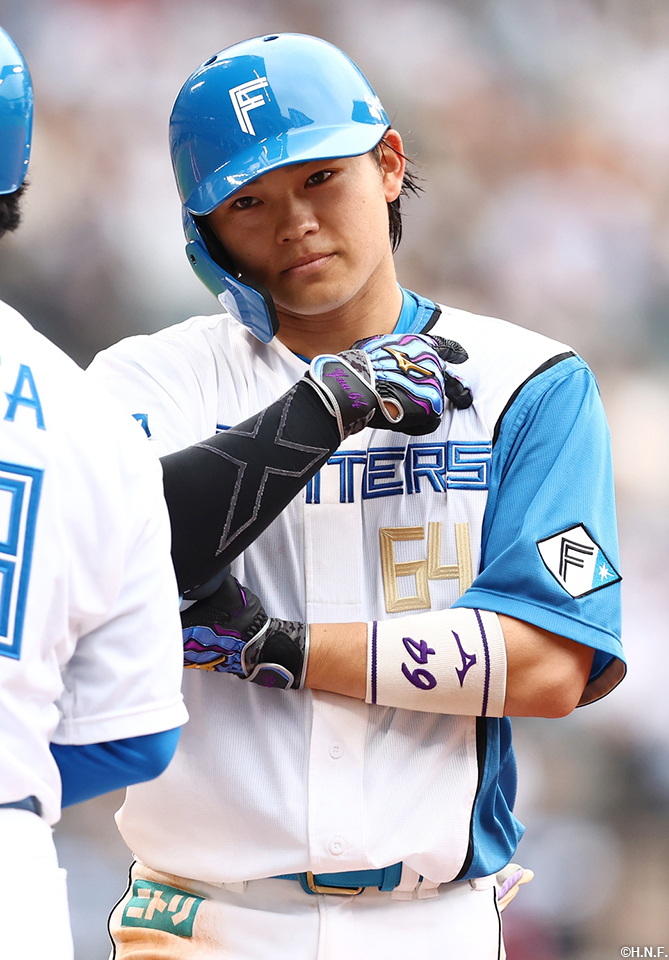 3回裏、ライトへヒットを放った田宮選手