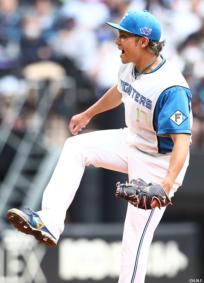 5回を抑えた伊藤投手01