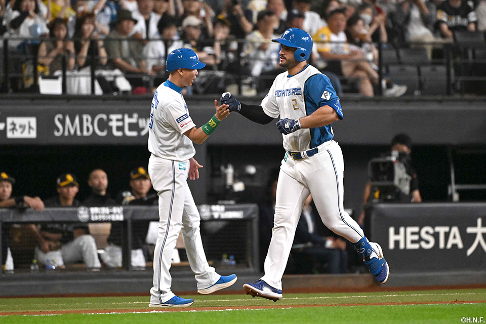 2回裏、同点の本塁打を放ったマルティネス選手