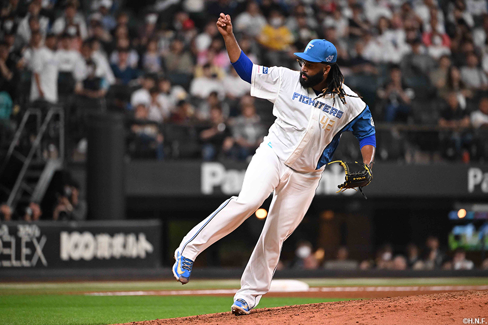 6回、二番手のザバラ投手