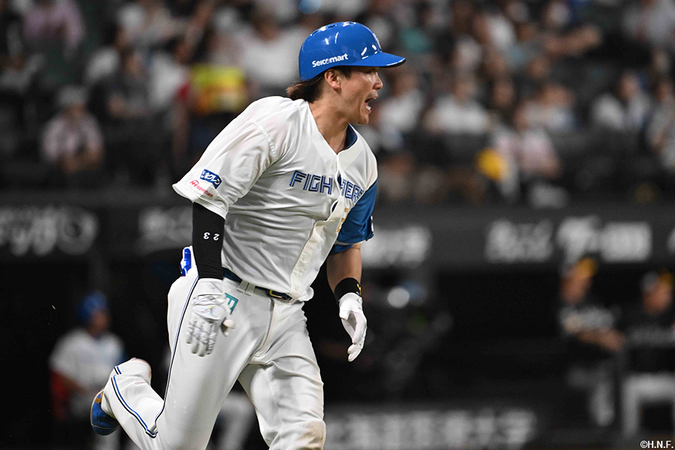 7回裏、二塁打を放った伏見選手