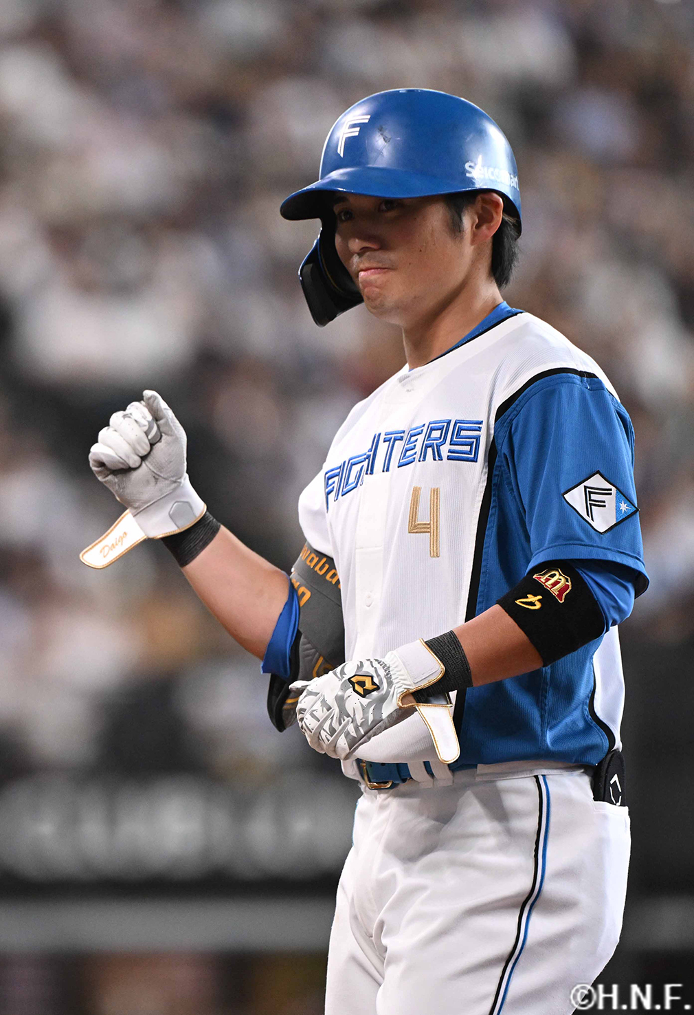 2回裏、ライトへヒットを放つ上川畑選手02