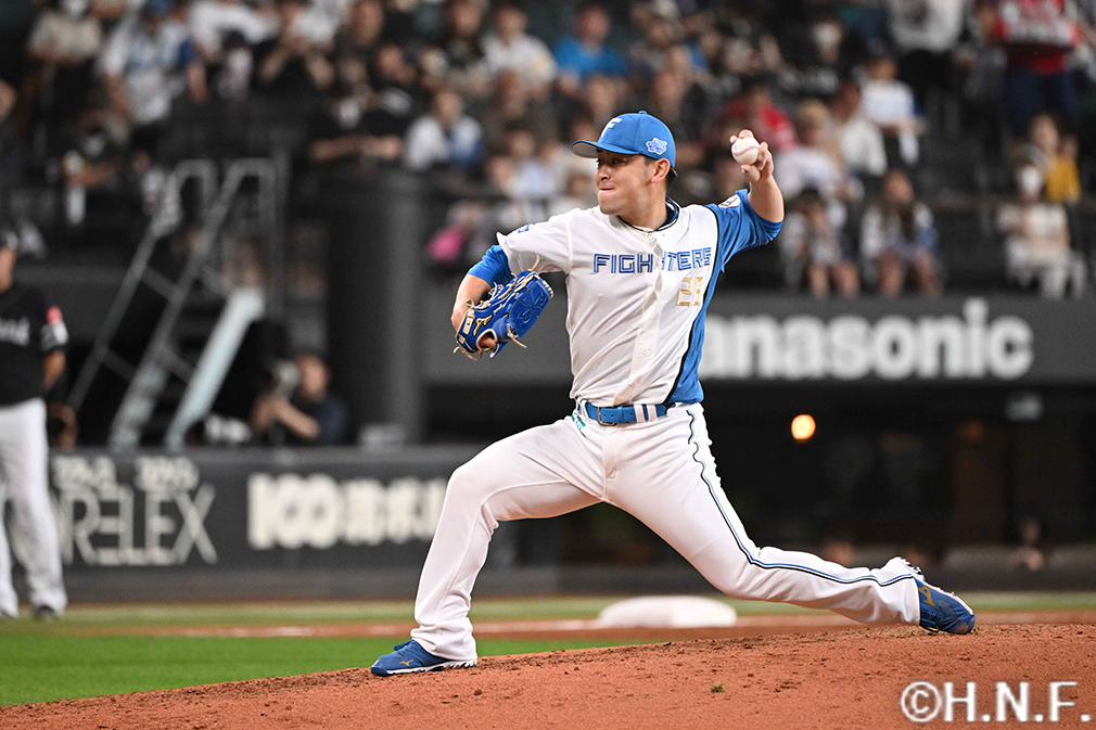 7回、三番手の河野投手