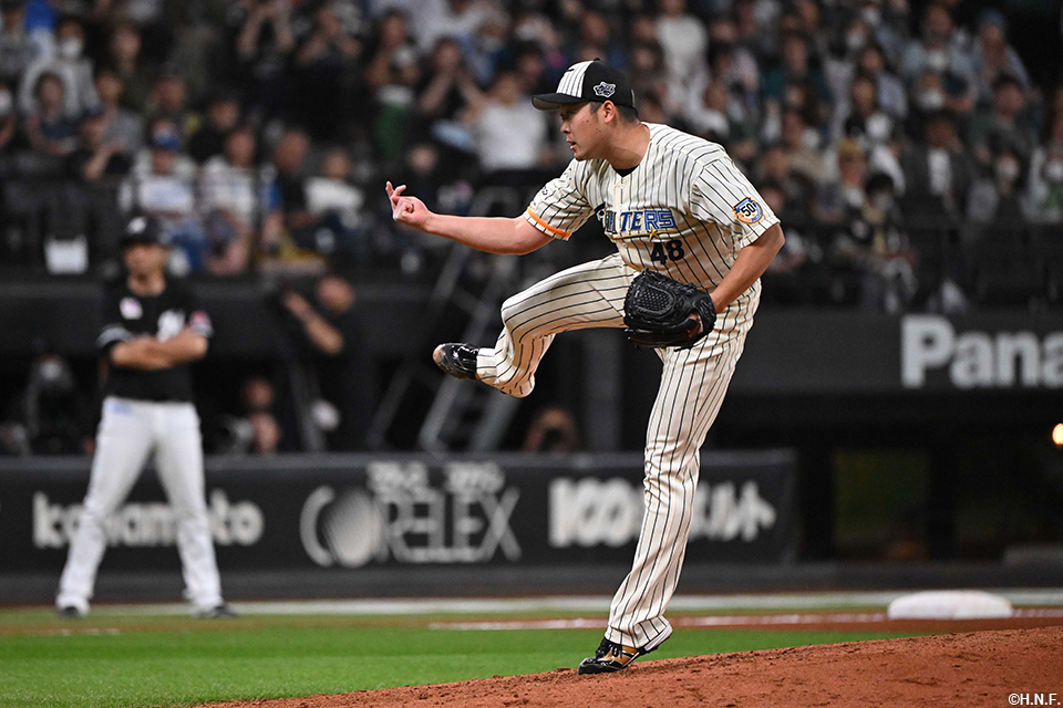 8回、四番手の齋藤友投手