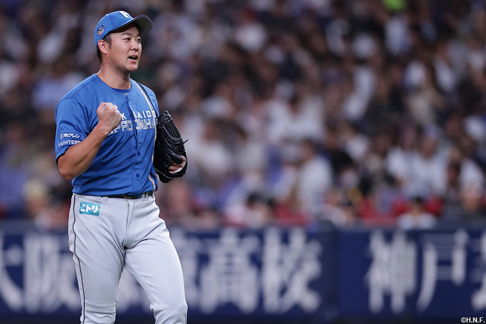 7回、三番手の齋藤友投手 