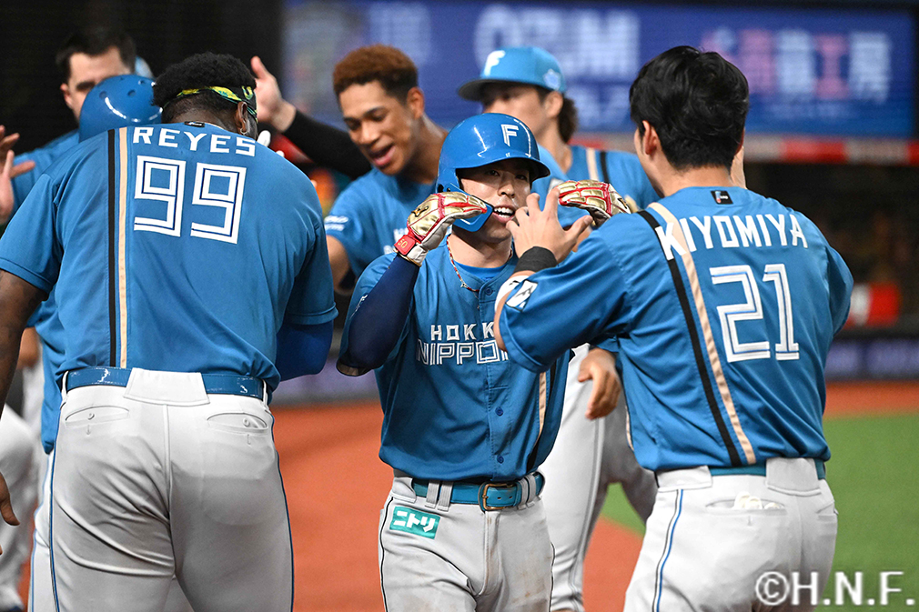 7回裏、生還した五十幡選手