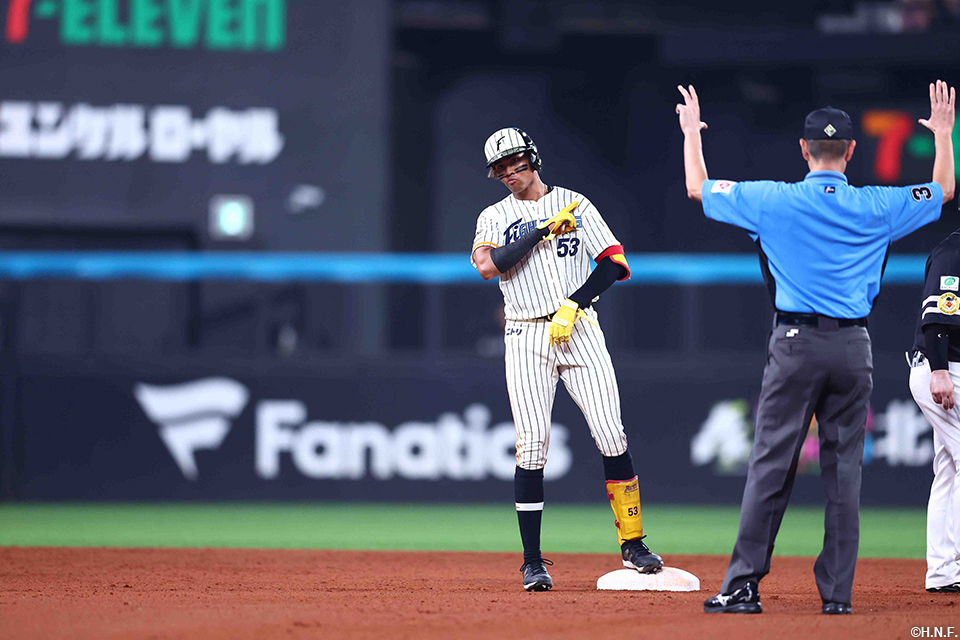 6回裏、二塁打を放った水谷選手03