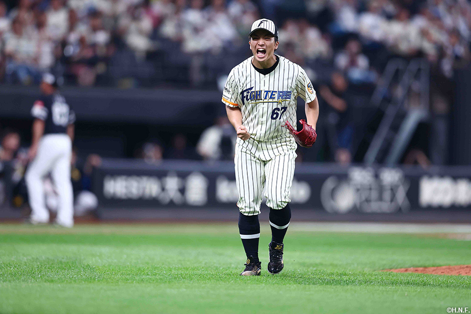 11回表、ピンチを抑えた山本拓投手