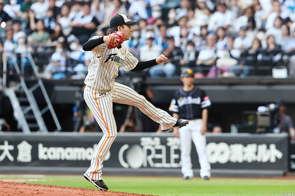 7回、三番手の宮西投手