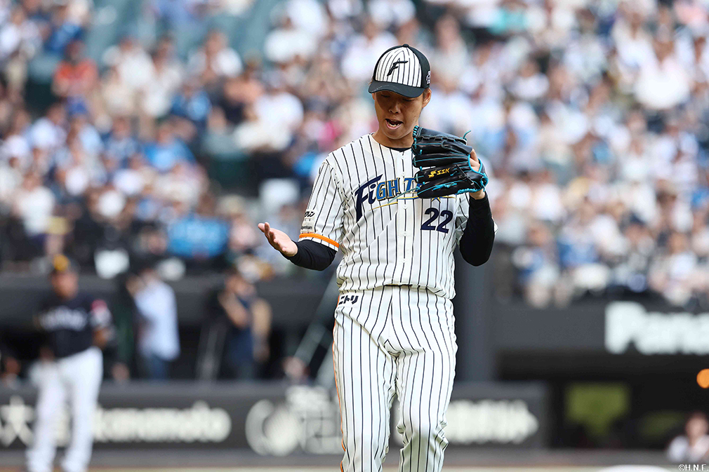 9回表を杉浦投手が抑えゲームセット