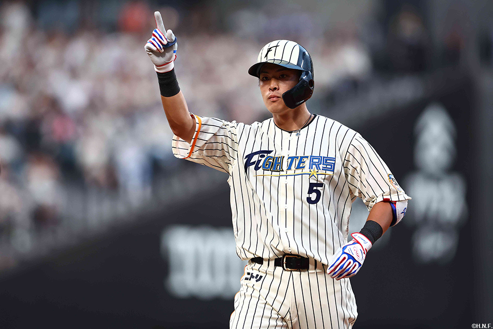 2回裏、レフトへ適時打を放つ野村選手02