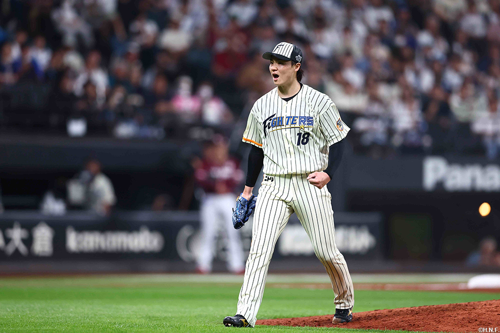 4回表を抑えた山﨑福投手