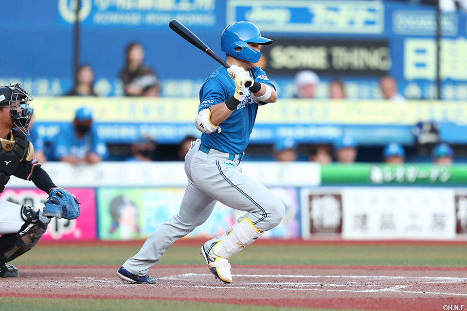 4回表、内野安打を放つ清宮選手