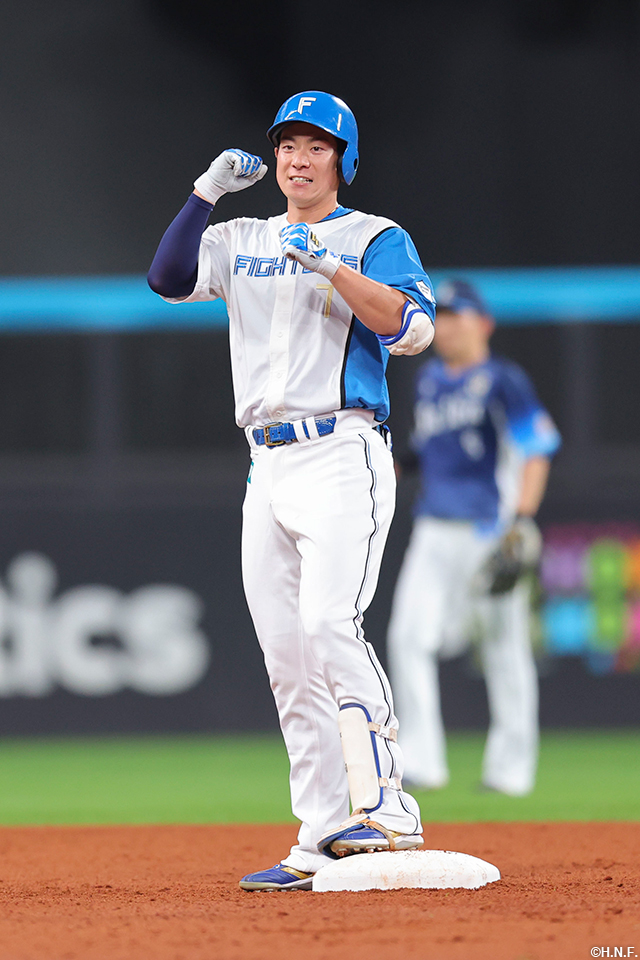 5回裏、二塁打を放った松本剛選手02