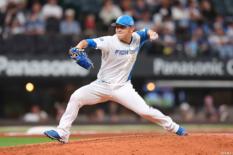 11回、四番手の河野投手