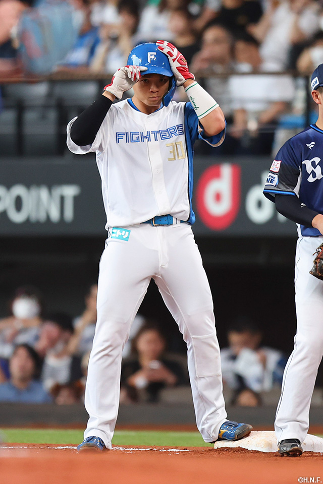 2回裏、2点適時打を放った郡司選手