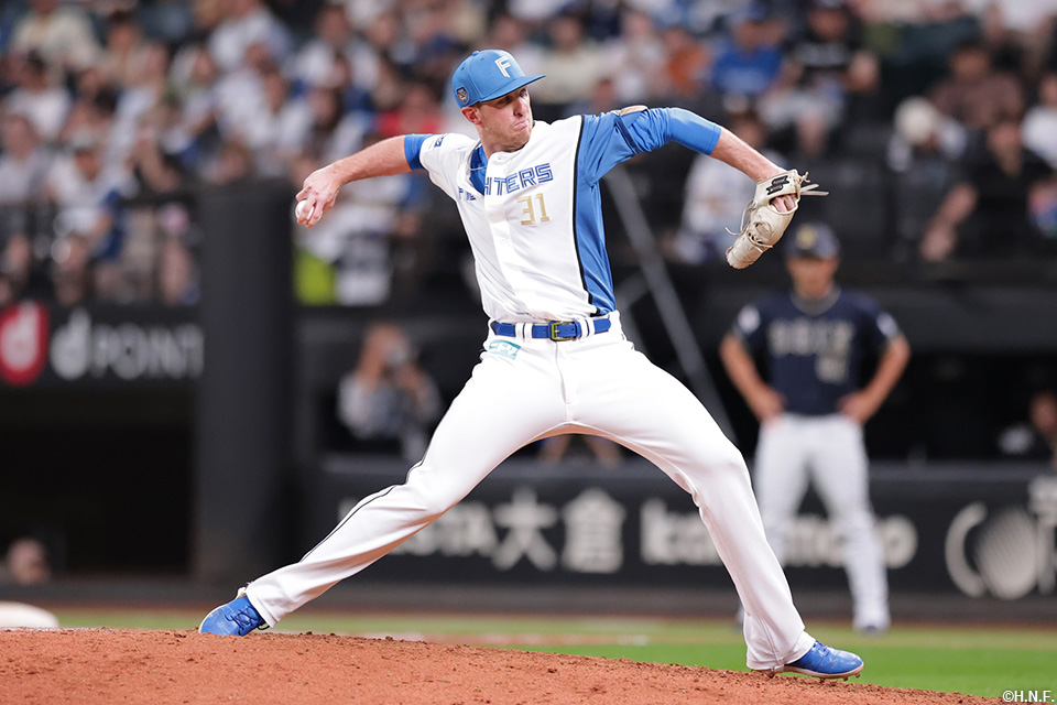 11回、六番手のマーフィー投手