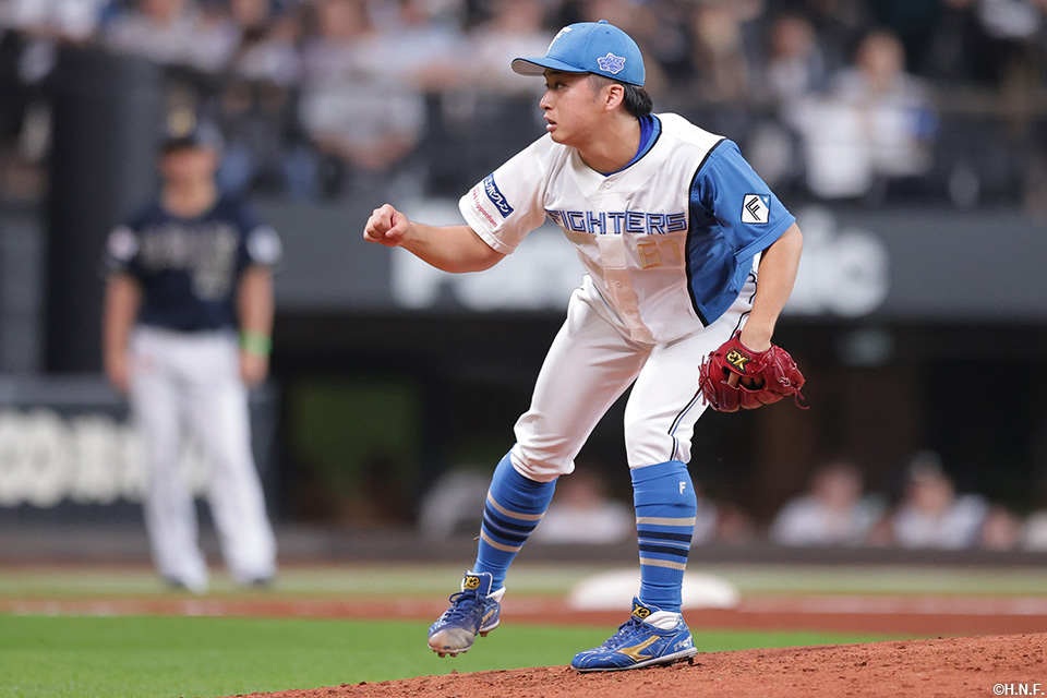 5回表を三者凡退に抑えた山本拓投手