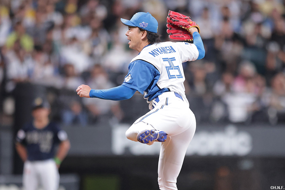 6回、三番手の宮西投手