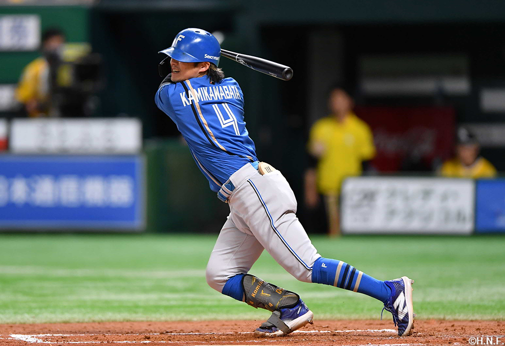 3回表、内野安打を放つ上川畑選手