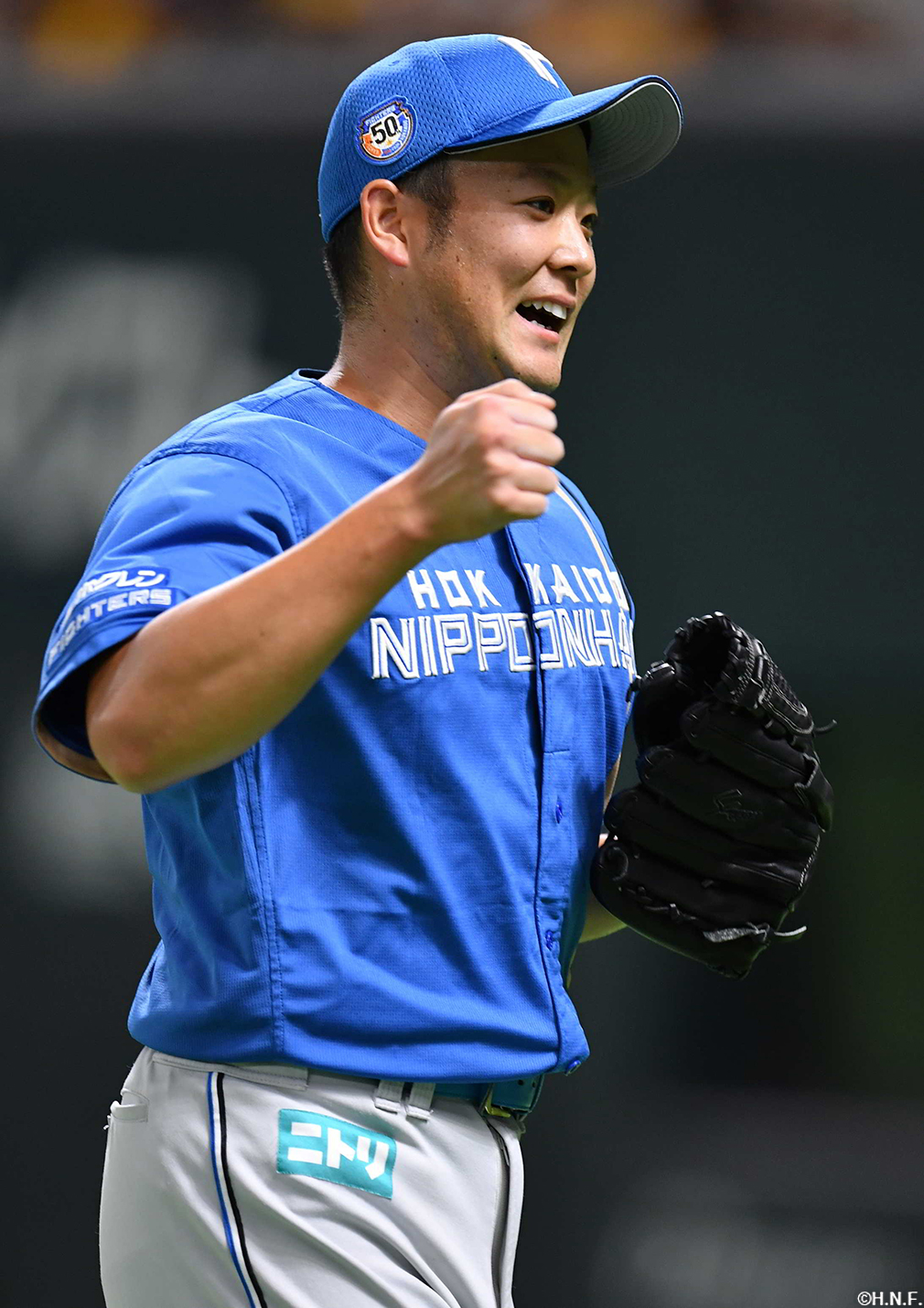 7回、三番手の齋藤友投手"