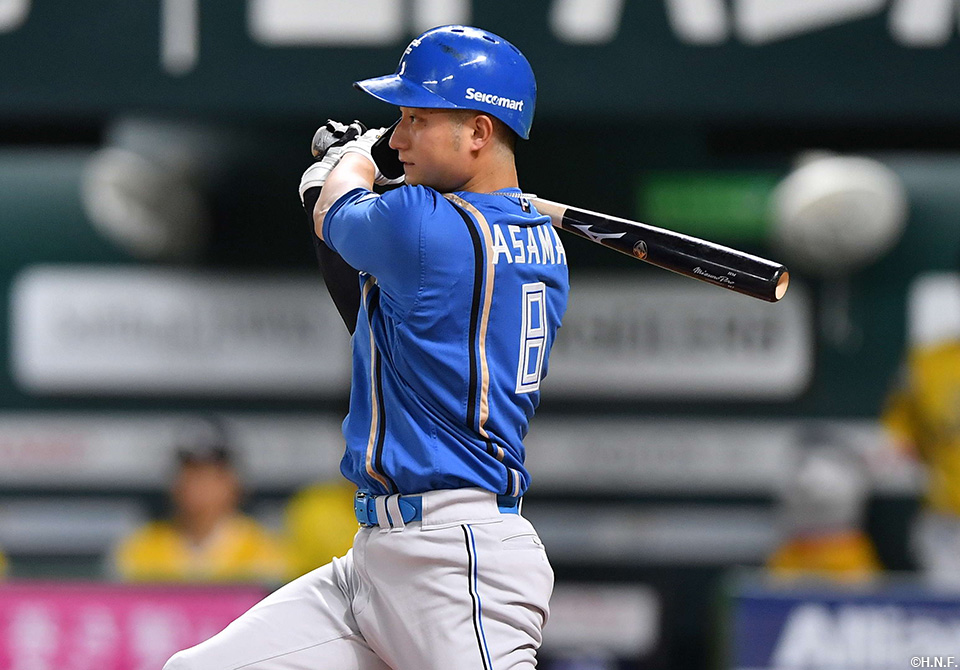 1回表、内野安打を放つ淺間選手