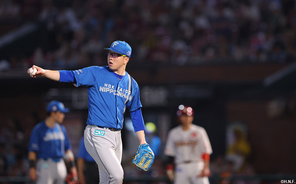 7回裏、ピンチを抑えた生田目投手02