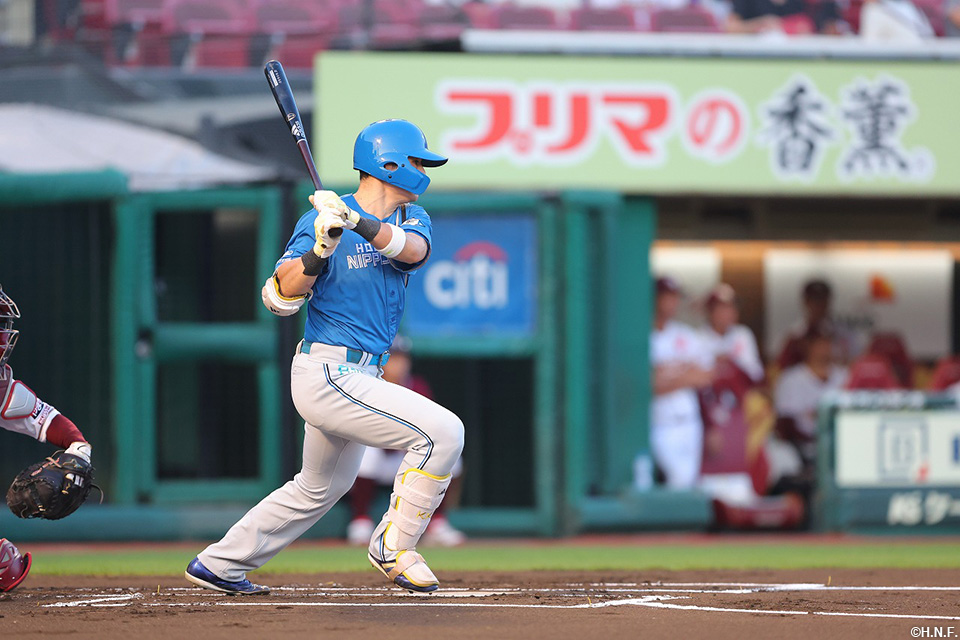 1回表、先制適時打を放つ清宮選手01