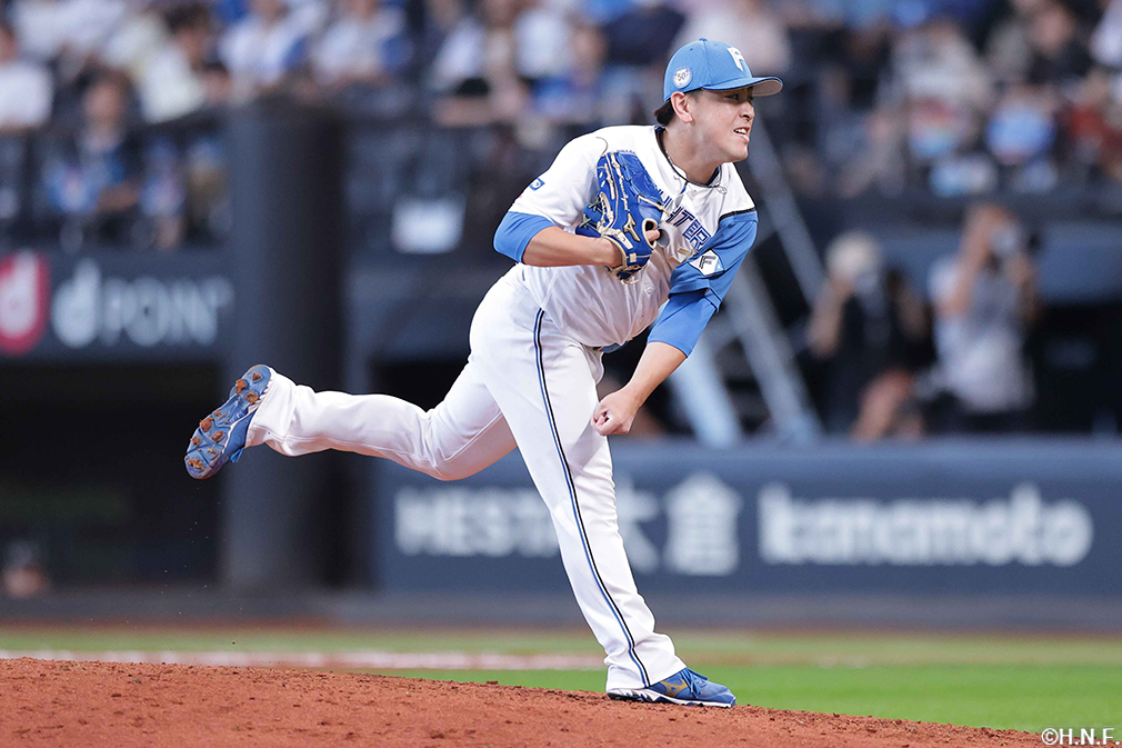 8回、三番手の河野投手