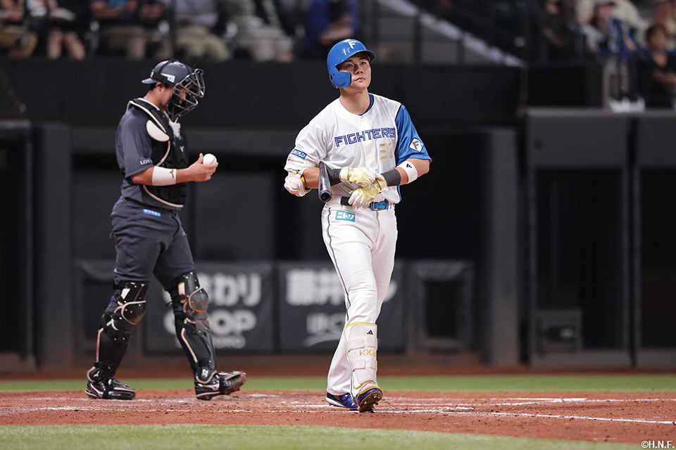 4回裏、四球を選ぶ清宮選手