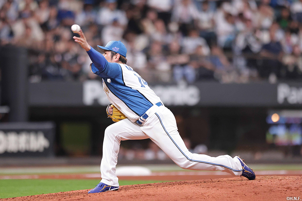 6回を抑えた加藤貴投手