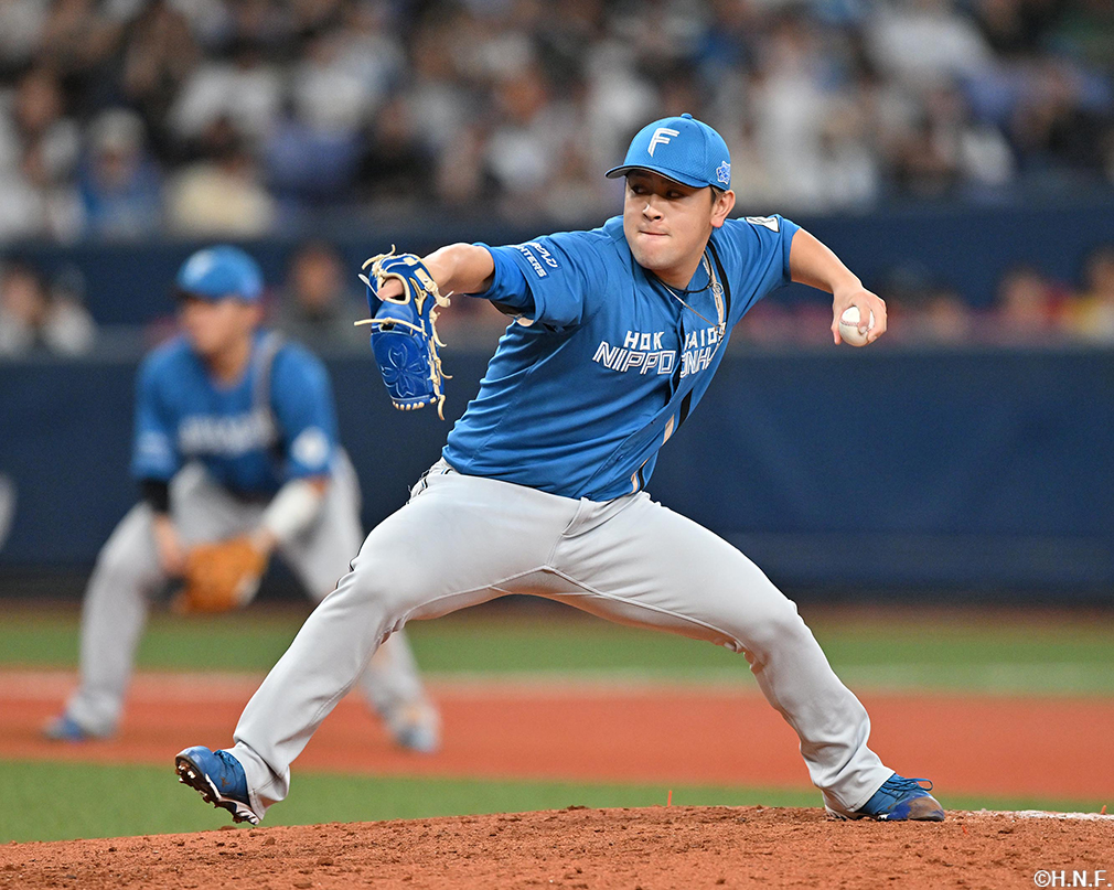 8回、四番手の河野投手