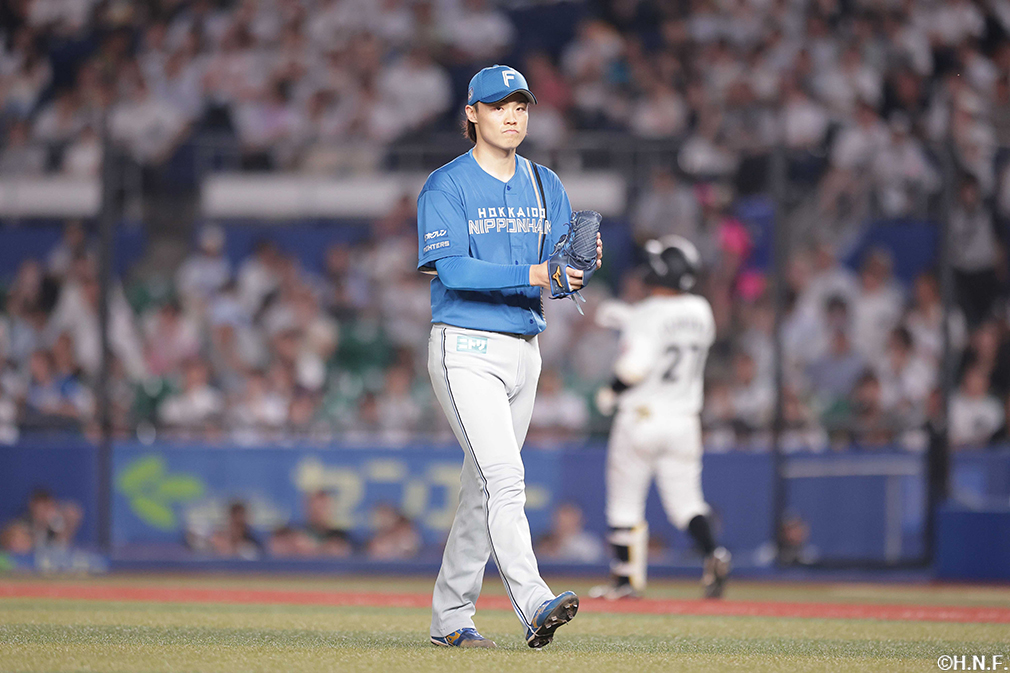 6回裏を抑えた山﨑福投手