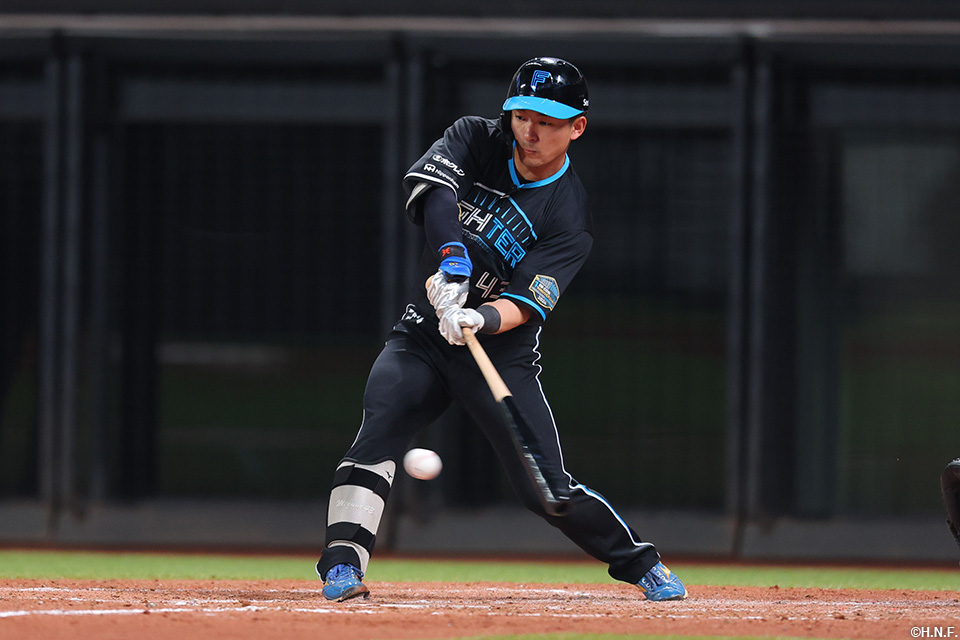 3回裏、2点適時打を放つ水野選手