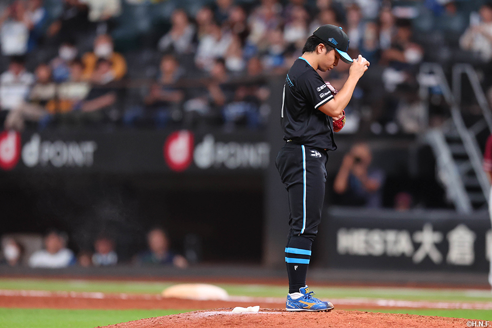 12回、八番手の山本拓投手01