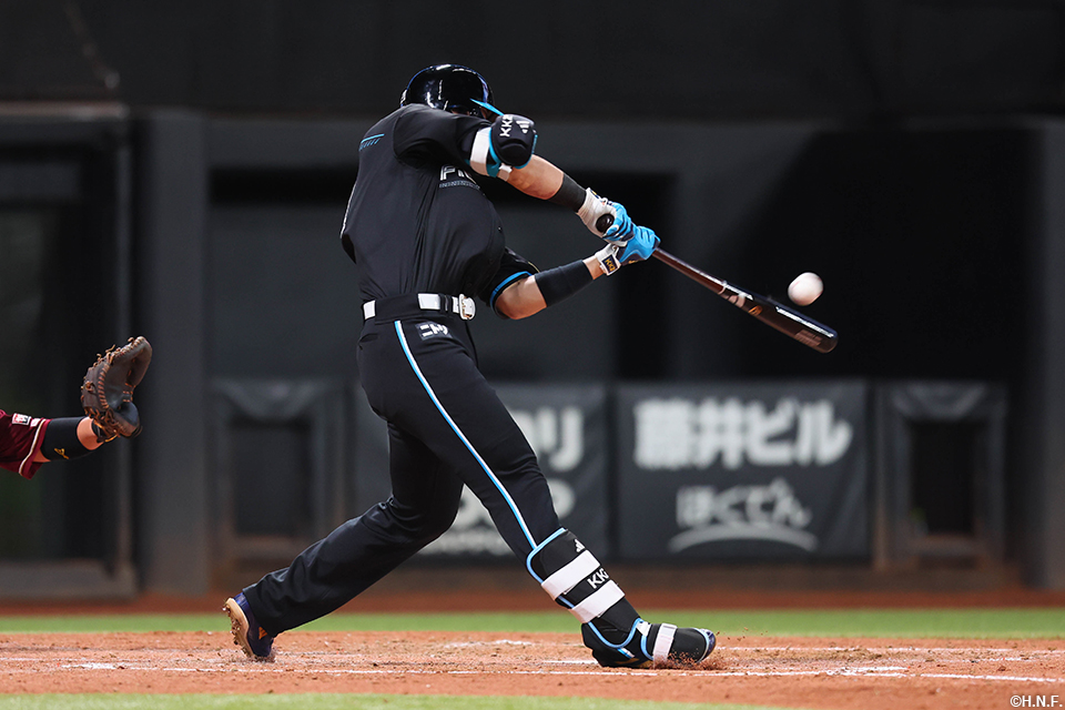 4回裏、本塁打を放つ清宮選手01