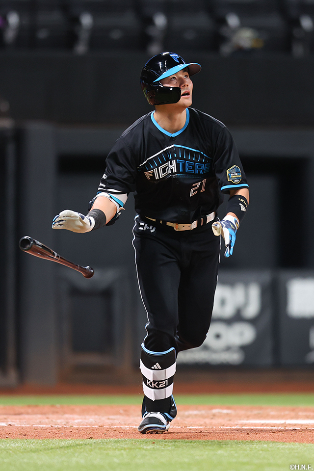 4回裏、本塁打を放つ清宮選手02