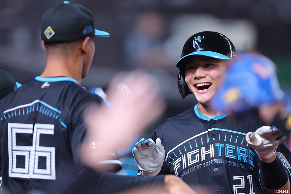 3回表、先制3ランを放つ清宮選手02