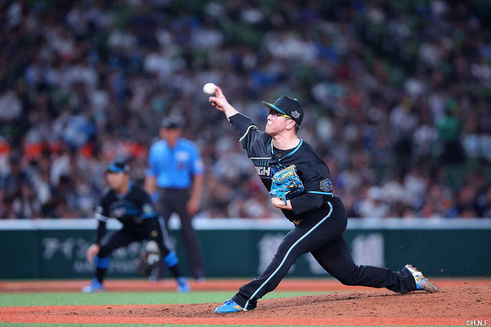 7回、二番手の生田目投手01