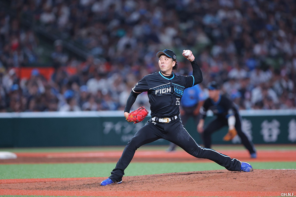 8回、三番手の宮西投手