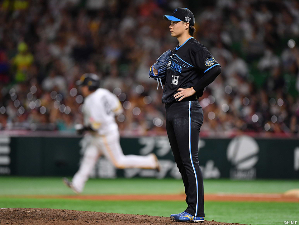 3回裏、一発をあびた山﨑福投手