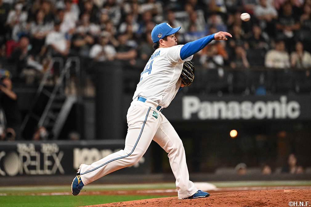 7回表、併殺を完成させる金村投手