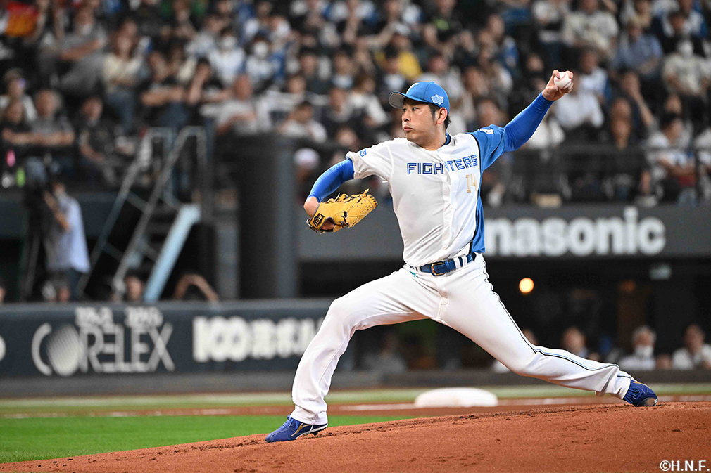 先発の加藤貴投手01