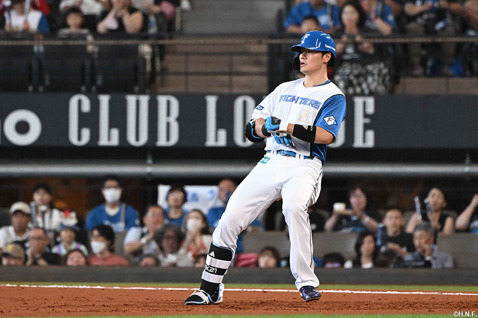 1回裏、センターへヒットを放った清宮選手