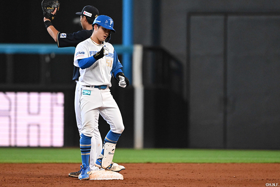 7回裏、二塁打を放った奈良間選手