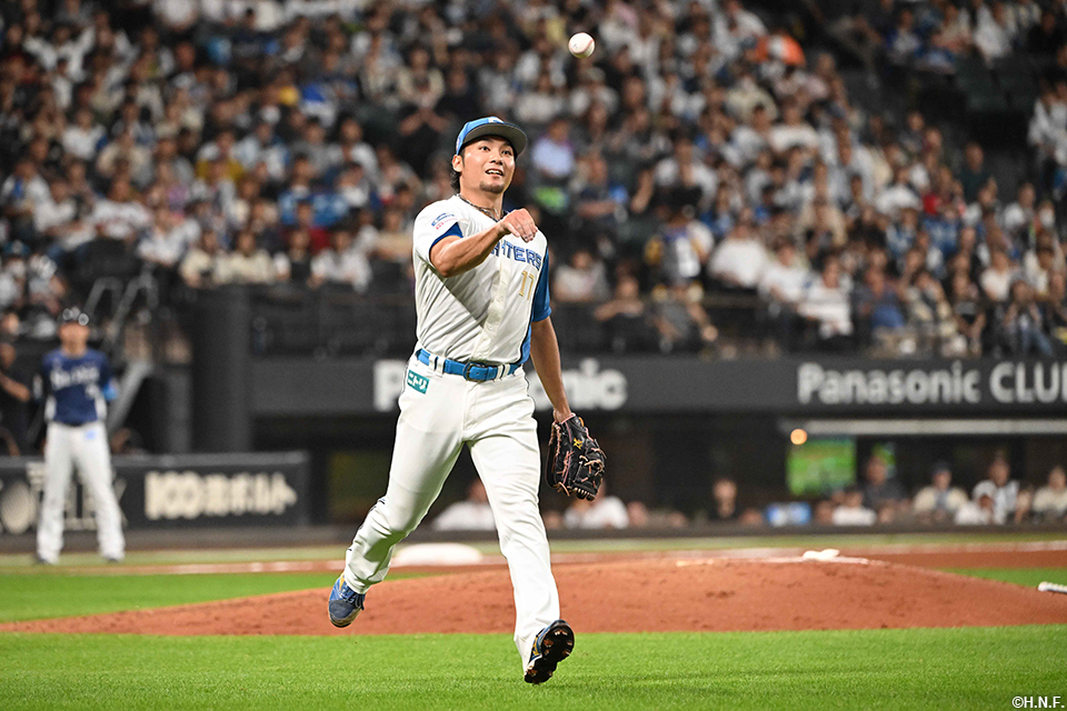 7回表を抑えた伊藤投手