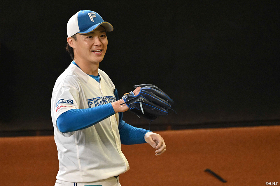 試合前の山﨑福投手01